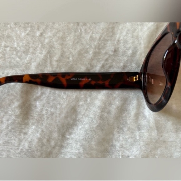New Tortoise Shell Aviator Sunglasses - Picture 3 of 4